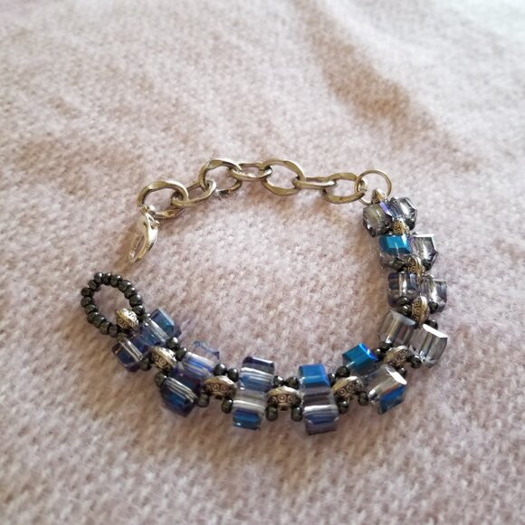 New handmade woven crystal bracelet with iridescent crystal cube beads - Picture 6 of 11